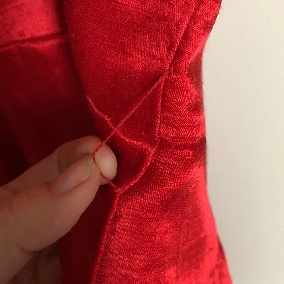 Cue red dress - Picture 6 of 9